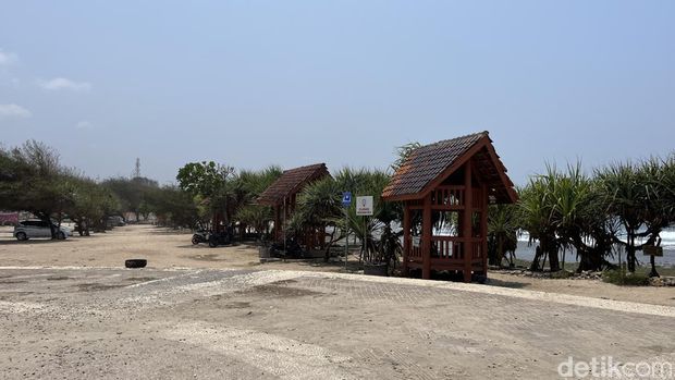 Suasana di salah satu sudut Pantai Krakal, Gunungkidul, Selasa (10/10/2023).