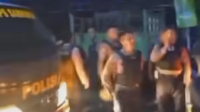 Tangkapan layar video situasi memanas usai Pilkades di Desa Kembangan, Demak, Senin (9/10/2023) malam.