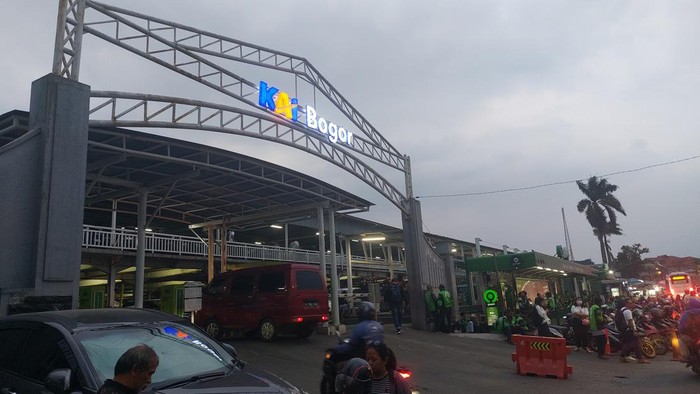 Tempat parkir di Stasiun Bogor