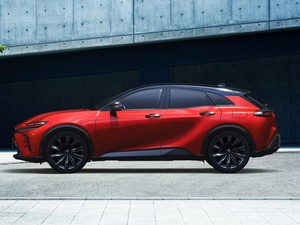 Toyota Luncurkan SUV Crown Sport Hybrid, Harga Rp 600 Jutaan