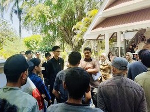 Pilkades Desa Lompo Bulo Wajo Terancam Ditunda, Warga Geruduk Kantor DPRD