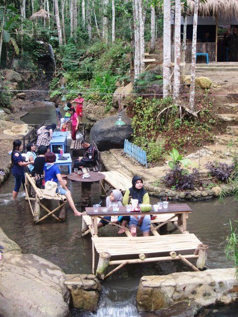 Wana Wisata Sumber Biru Jombang.