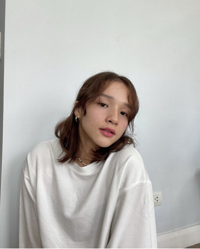  Atlet voli kelahiran 1999 ini memperkuat tim F2 Logistics Cargo Movers, De La Salle University Lady Spikers, dan Akari Power Chargers. Foto: Dok Instagram @michellecobb