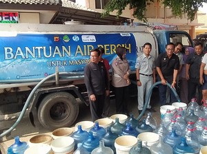 Bapenda Jabar Bantu Masyarakat yang Kesulitan Air Bersih