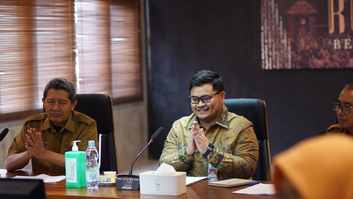 Bupati Kediri Hanindhito Himawan Pramana