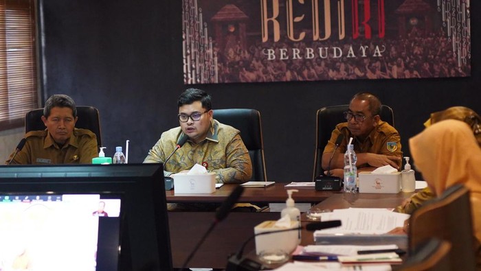 Bupati Kediri Hanindhito Himawan Pramana