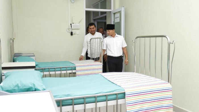 Bupati Trenggalek M Nur Arifin saat meninjau RS