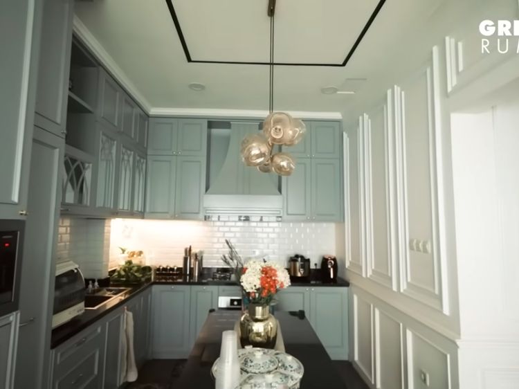 Potret Dapur di Rumah Bedu yang Akan Dijual Rp 5,5 M