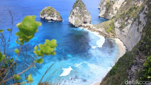 Kawasan wisata Diamond Beach yang pintu masuknya dipermasalahkan lantaran bayar ke perorangan, Rabu (11/10/2023).