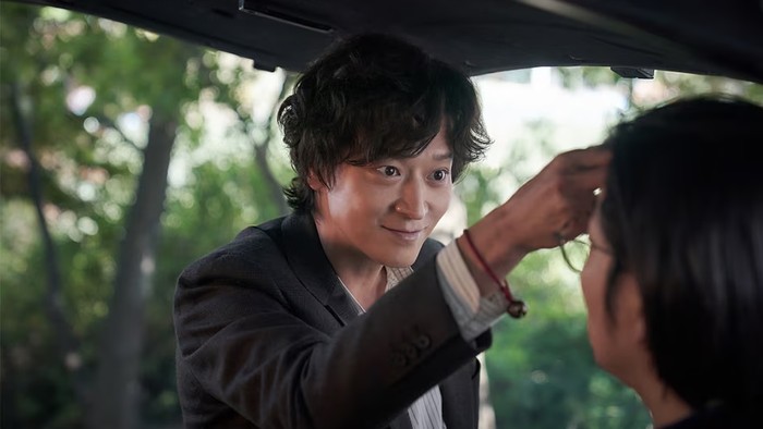 Cuplikan adegan dalam film Dr Cheon and Lost Talisman (2023).