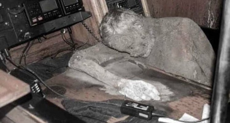 Foto Seram Cerita Menakutkan