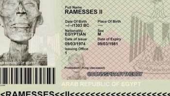 Pada tahun 1974, mumi Firaun Ramses II yang berusia 3.000 tahun diberikan paspor Mesir yang sah sehingga ia dapat diterbangkan ke Paris untuk diperbaiki. Foto: Twitter/CreepyKnowledge