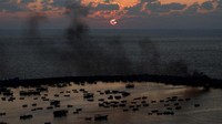 Hingga kini korban tewas akibat perang antara Israel dengan Hamas di Gaza, Palestina, terus bertambah. Data terbaru menyebut korban tewas di Gaza bertambah menjadi 830 orang.  