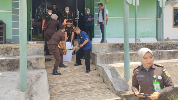 Jaksa geledah Baznas Tanjung Jabung Timur Jambi.