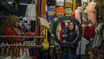 Jaringan Internet Diperkuat, Pedagang Pasar Ini Jualan Sambil Live