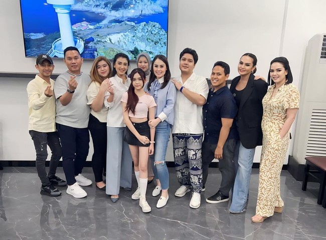 Tepat pada 10 Oktober 2023 Jennifer Dunn resmi bertambah usia menjadi 34 tahun. Istri Faisal Harris itu tampak membuat perayaan sederhana dengan mengundang keluarga dan kerabat dekatnya. Foto: Instagram/@jeje_haris89