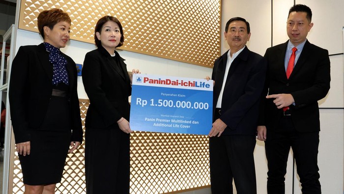 Panin Dai-ichi Life membayarkan klaim asuransi jiwa untuk manfaat tutup usia kepada salah satu nasabahnya di Medan, Sumatera Utara senilai Rp 1,5 Miliar. Wow!