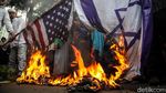 Massa PA 212 Demo Bela Palestina Bakar Bendera AS-Israel