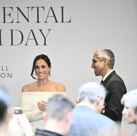 Sebagai pembicara di panel bertajuk ‘Mental Wellness in a Digital Age’ tersebut, wanita 42 tahun ini dan Pangeran Harry berterus terang tentang tantangan membesarkan anak di era digital. Foto: AP/Evan Agostini