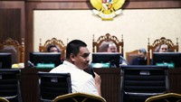 Dito Ariotedjo mengaku sempat bertemu dengan terdakwa kasus korupsi BTS Kominfo Galumbang Menak Simanjuntak. Namun Dito membantah menerima bingkisan berisi Rp 27 miliar untuk mengamankan perkara korupsi BTS.    