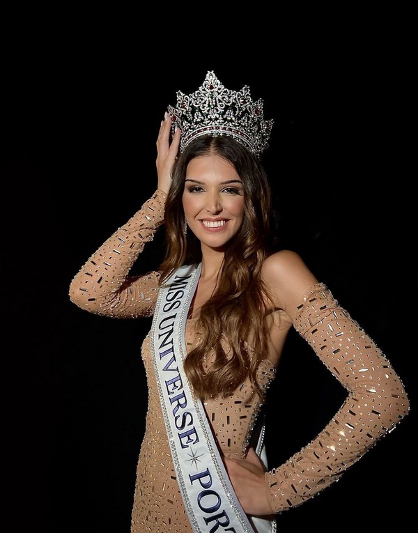 Yalangoch gozallarning fotosuratlari Xotin sexwife tomonidan becerdin oladi