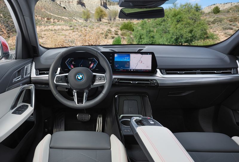 Mobil Listrik BMW iX2