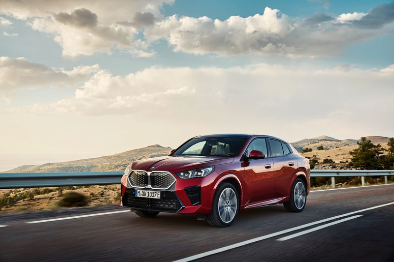 Mobil Listrik BMW iX2