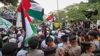 Massa PA 212 mendorong pembebasan Palestina dan mengutuk serangan Israel ke Gaza.  