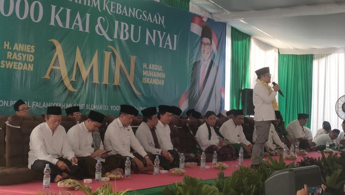 Muhaimin Iskandar dalam acara Silaturahim Kebangsaan 1000 Kiai dan Ibu Nyai, Mlangi, Sleman, Yogyakarta, Rabu (11/10/2023).
