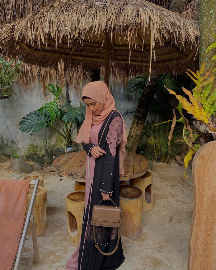 Nadya Mustika Nadya Mustika
