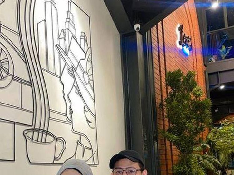 Nadya Mustika dan Iqbal Fitrah Pamer Momen Nongkrong di Kafe
