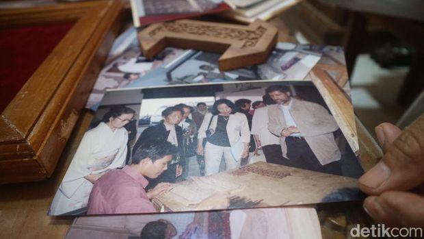 Abdul Mutholib warga Jepara yang mengukir replika mimbar Nuruddin Zanki di Masjid Al Aqsa Palestina ditemui di rumahnya Desa Tegal Sambi Kecamatan Tahunan, Rabu (11/10/2023).