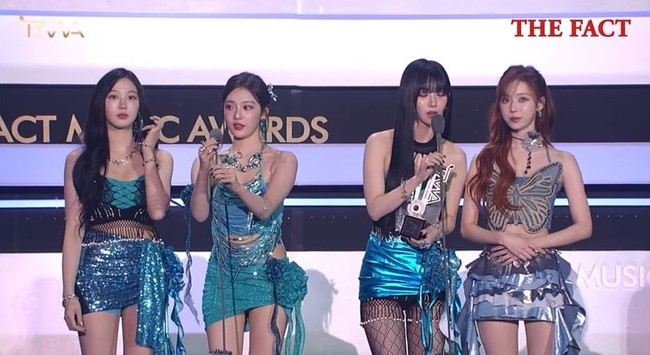aespa menjadi salah satu grup KPop paket lengkap, yang menonjol dengan vokal dan visualnya. Setelah menyelesaikan rangkaian tur dunia, Karina cs dinobatkan sebagai ‘Worldwide Icon’ dan ‘Artist of the Year’ di The Fact Music Awards 2023. Foto: dok. The Fact