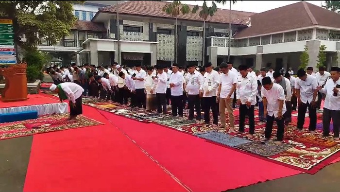 Pemkot Cilegon gelar salat istisqa (Iqbal/detikcom)