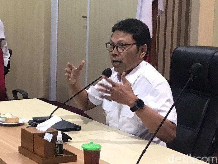 Penjabat (Pj) Wali Kota Jogja, Singgih Raharjo saat konferensi pers di Balai Kota Jogja, Rabu (11/10/2023).