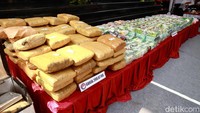 Barang bukti yang disita dan dimusnahkan berupa 279,44 kg sabu hingga 200,67 kg ganja. 