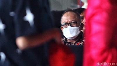 Sekjen Kementan Kasdi Subagyono Kembali Diperiksa KPK