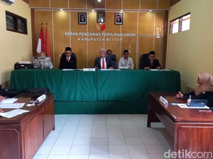 PDIP Laporkan Dugaan Pelanggaran Administrasi KPU ke Bawaslu Blitar
