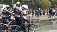 Kapolresta Cirebon, Kombes Arif Budiman mengatakan, simulasi Sispamkota itu digelar untuk memberikan pelatihan kepada seluruh personel menjelang Pemilu 2024. Seluruh personel itu dilatih agar selalu dalam kondisi siap saat melakukan pengamanan. (Foto: Ony Syahroni/detikJabar)