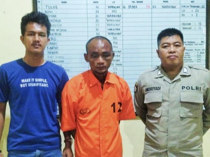 Tampang Yulizar (34), pelaku penganiayaan Ibu  kandungnya usai ditangkap polisi