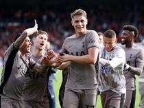 Melesat ala Micky van de Ven