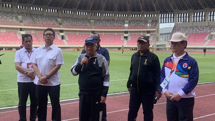 Wakil Presiden RI Maruf Amin di Stadion Utama Papua Bangkit, Kota Jayapura, Provinsi Papua, Rabu (11/10/2023).
