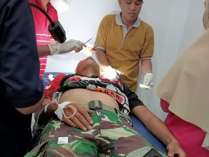 Anggota TNI dibacok saat kejar pencuri di kebun sawit di Empat Lawang, Sumatera Selatan.