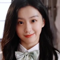 Bao Shang En memulai debut akting pada tahun 2021. Hingga kini, dia telah membintangi sejumlah film dan drama Cina bergenre romantis dan kerajaan seperti Love Behind the Melody, Be Yourself, Fake It Til You Make It, dan Reversed Destiny.Foto: dok. Twitter @ppo_ee