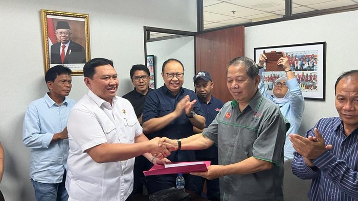 Persatuan Soft Tennis Indonesia (PESTI) akan memilih Ketua Umum periode 2023-2027. Salah satu calonnya pejabat tinggi Polri Brigjen Awal Chairuddin.