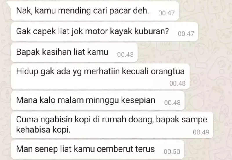 Chat antara anak dan orangtua ini bakalan sukses bikin kamu senyum-senyum sendiri. Sayang banget deh sama ibu dan bapak!