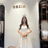 Choi Chae Won adalah Miss Korea 2023 yang mewakili Kota Seoul. Wanita 21 tahun tersebut diketahui merupakan mahasiswa Universitas Boston di jurusan desain grafis. Foto: Instagram