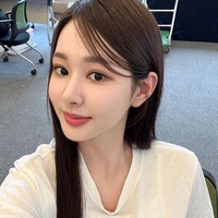 Mengenai kemenangannya, wanita tersebut mengaku terkejut. Aku sangat terkejut. Aku sangat berterima kasih bahwa mereka (para juri) melihatku energi positifku dan kerja kerasku sebagai hal yang positif. Aku ingin menjadi seorang pemimpin yang bisa menunjukkan pada wanita Korea bagaimana kepemimpinan di rumah dan di luar, ungkapnya dilansir Postsen. Foto: Instagram