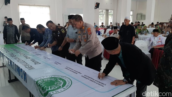 Deklarasi Pemilu damai di Kabupaten Tasikamalaya.