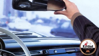 Iklan semir sepatu Erdal. Foto: Boredpanda